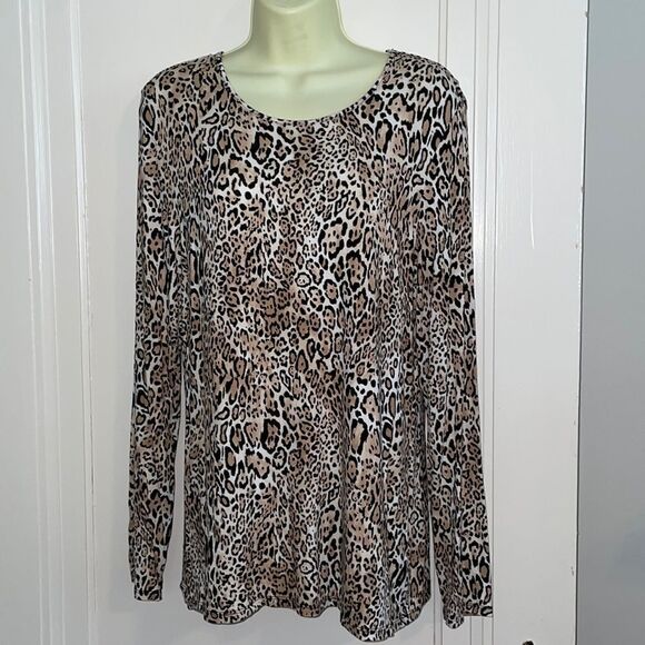 Chico’s “The Ultimate Tee” leopard print long sleeved T-shirt - Picture 1 of 9